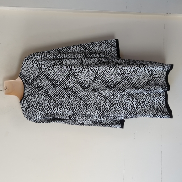 Calvin Klein Women’s Long Animal Print Cardigan - Picture 9 of 16